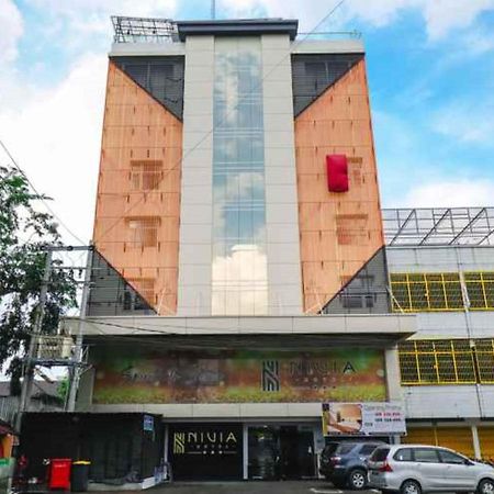 Nivia Hotel Medan Bagian luar foto