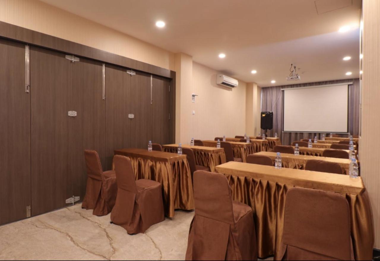 ° NIVIA HOTEL MEDAN 3* (Indonesia) | HOTELMIX